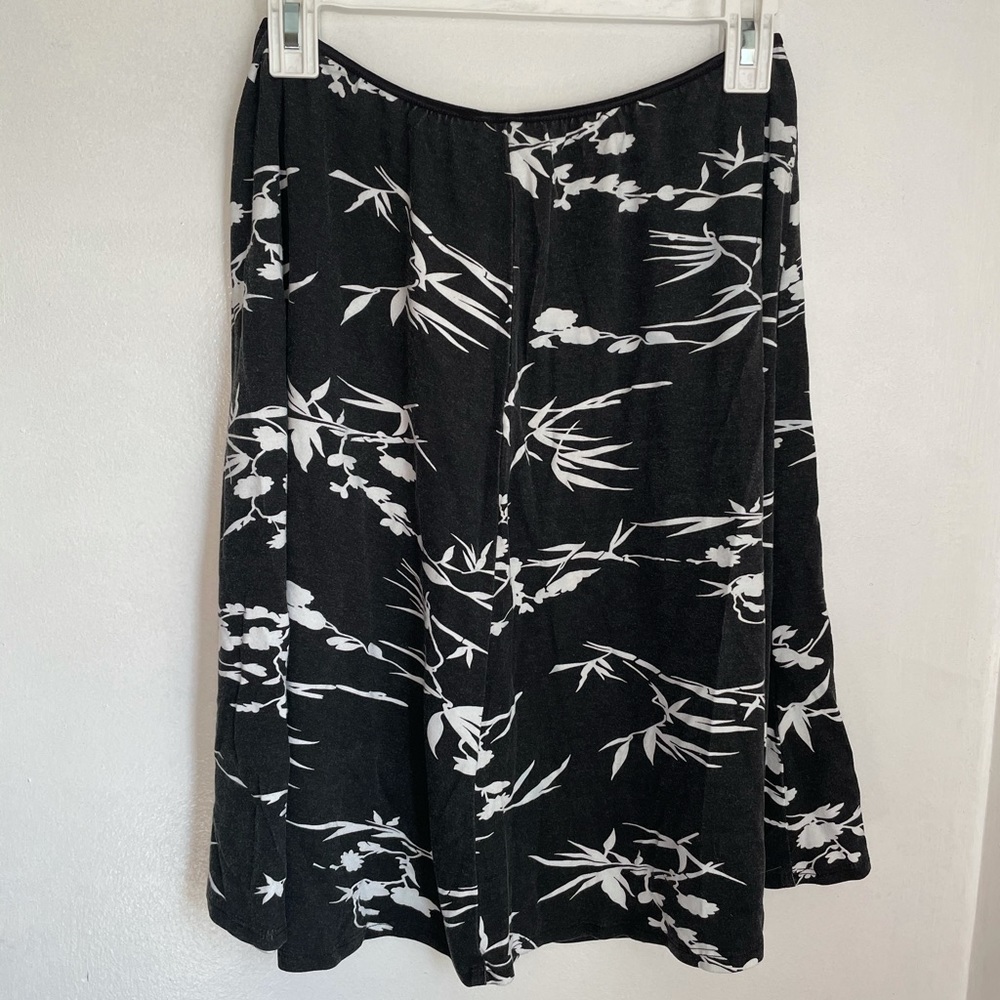 Black and white flower midi skirt